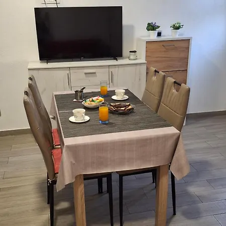 Neva With Free Private Parking Space Apartamento *